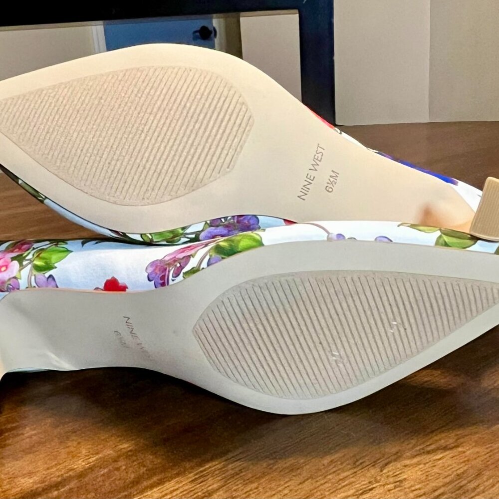 Nine West Women's Ariella Pumps in White Floral Print with Kitten Heels Size 6.5 - Picture 6 of 6